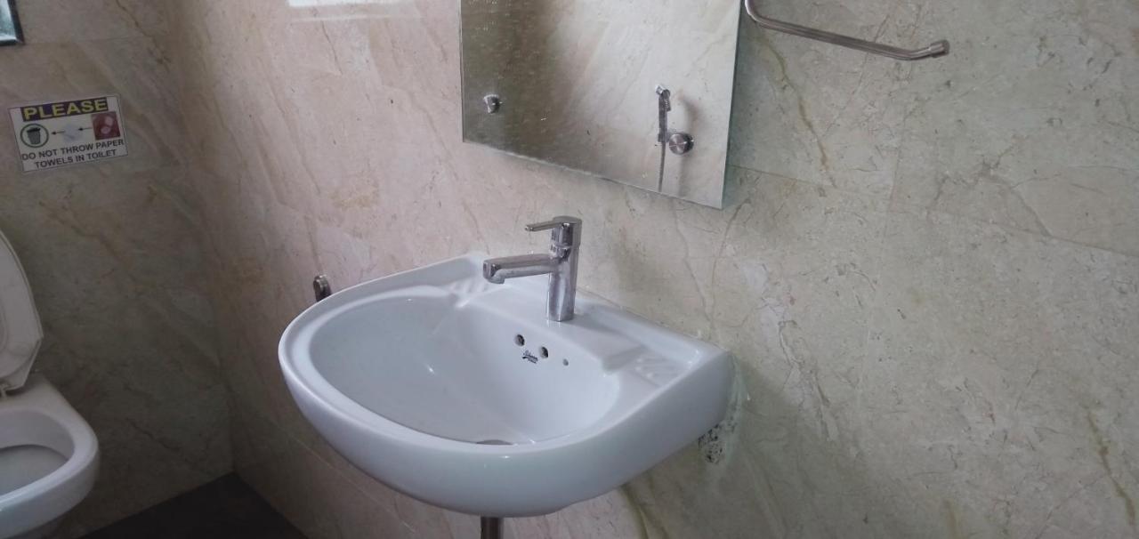Hotel White House Pune Eksteriør bilde